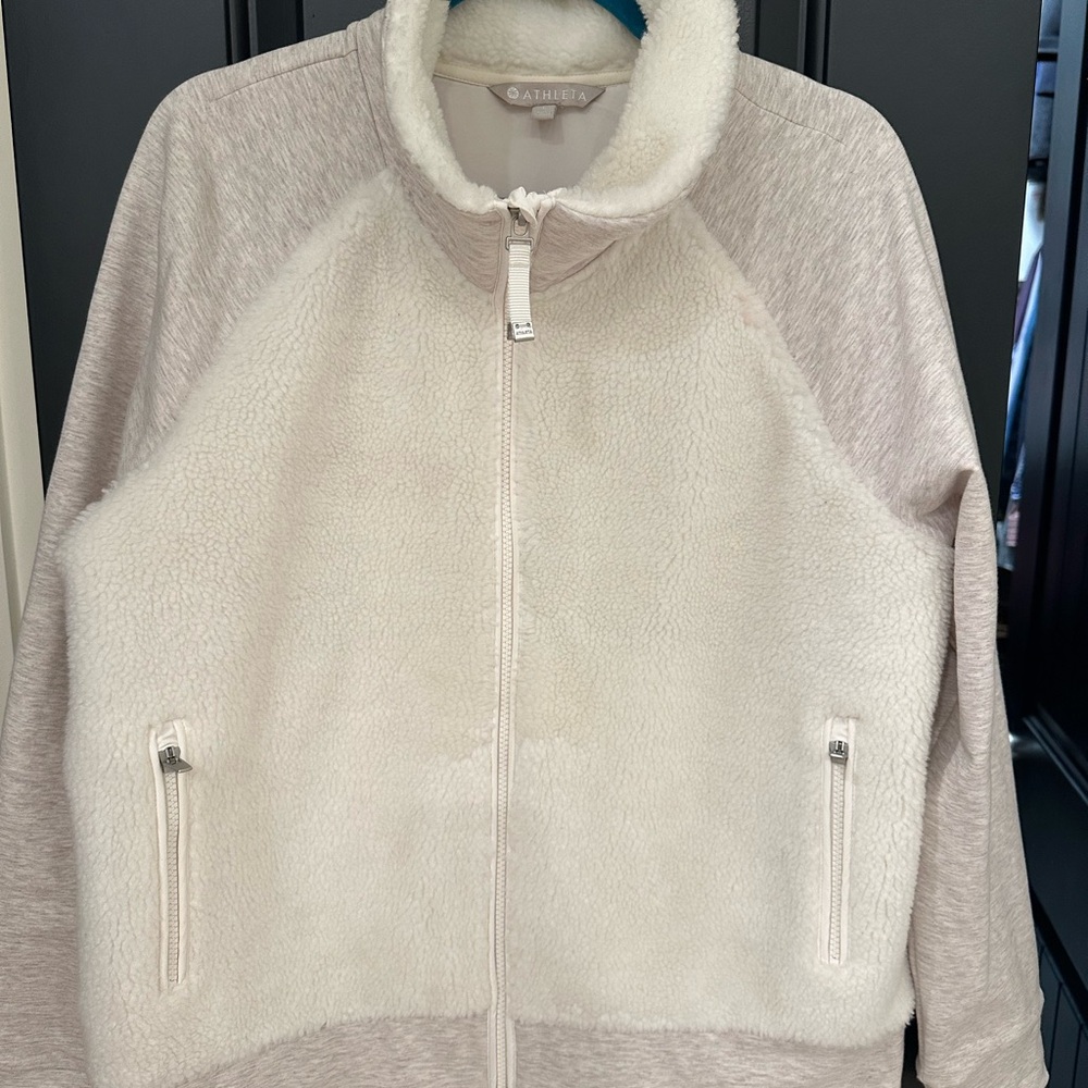 Athleta quilted jacket in cream color